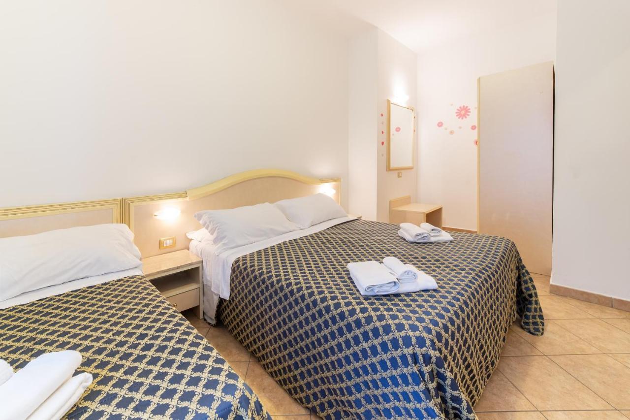 Residenza Melucci Aparthotel Rimini Luaran gambar