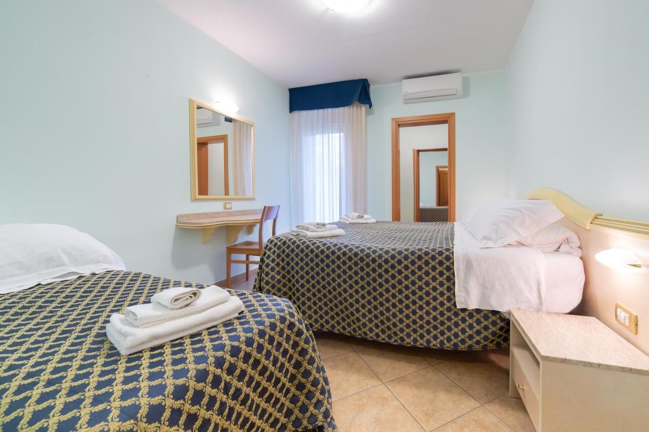 Residenza Melucci Aparthotel Rimini Luaran gambar