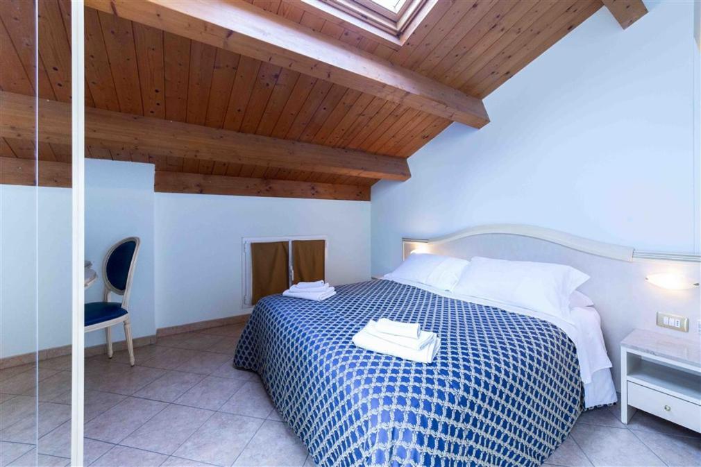 Residenza Melucci Aparthotel Rimini Luaran gambar