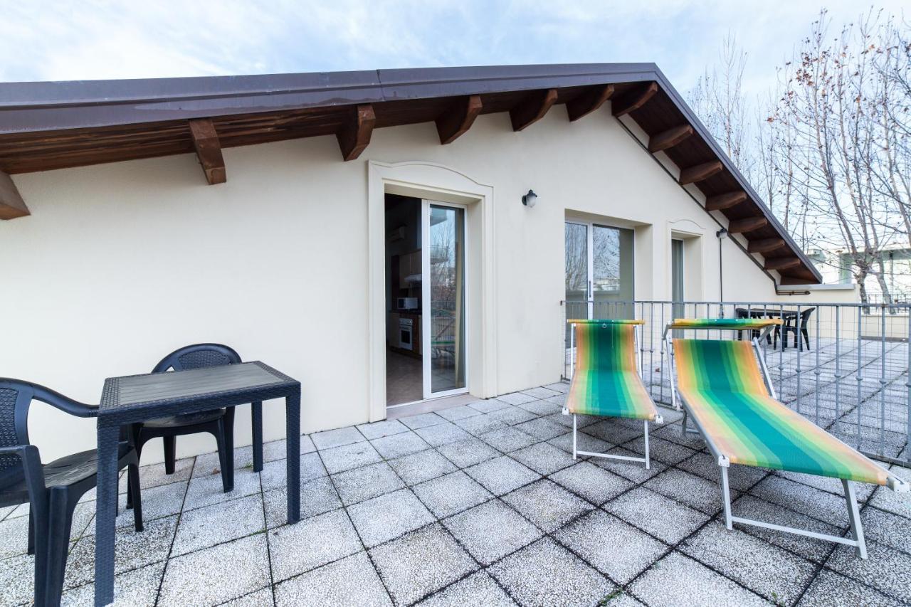 Residenza Melucci Aparthotel Rimini Luaran gambar