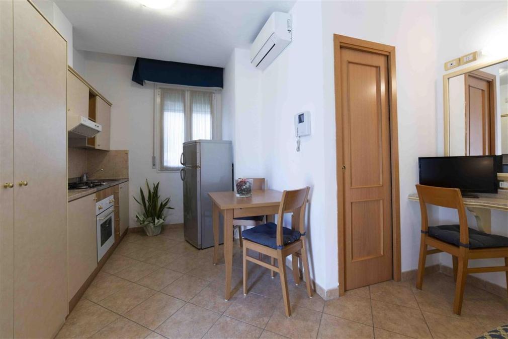 Residenza Melucci Aparthotel Rimini Luaran gambar