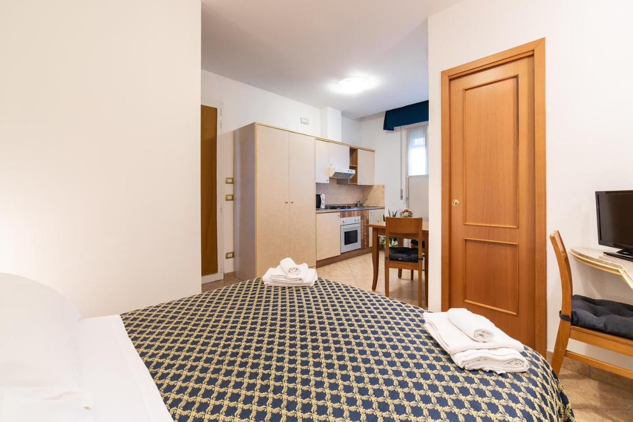 Residenza Melucci Aparthotel Rimini Luaran gambar