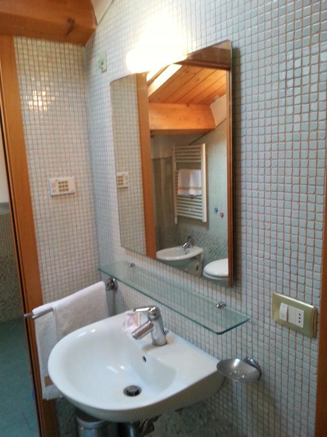 Residenza Melucci Aparthotel Rimini Luaran gambar
