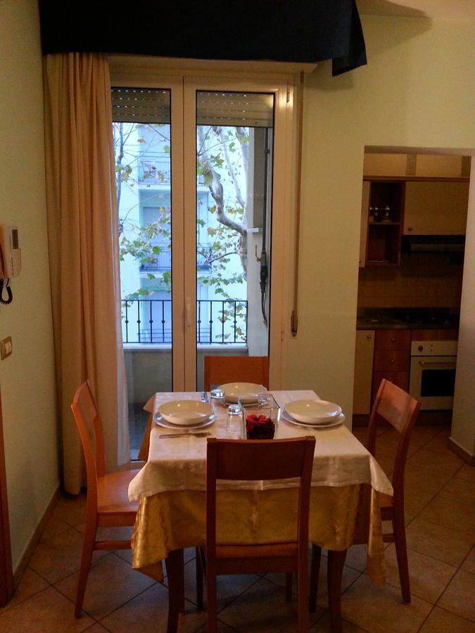 Residenza Melucci Aparthotel Rimini Luaran gambar