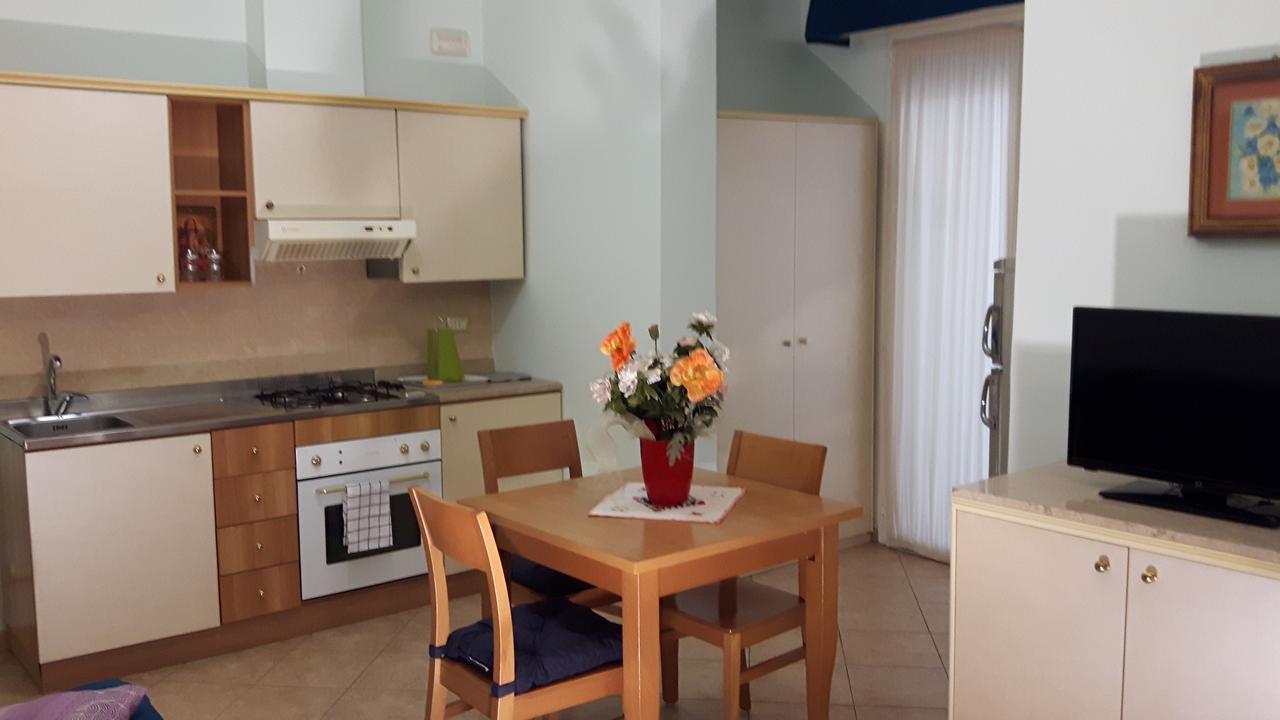 Residenza Melucci Aparthotel Rimini Luaran gambar