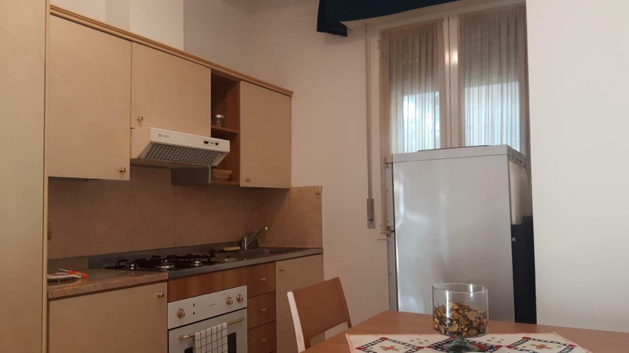 Residenza Melucci Aparthotel Rimini Luaran gambar
